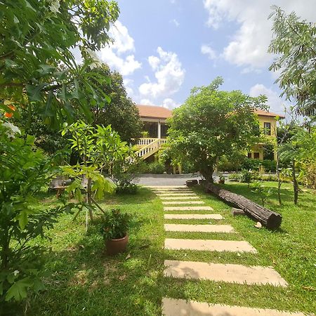 Villa Romduol Kampot Exterior foto