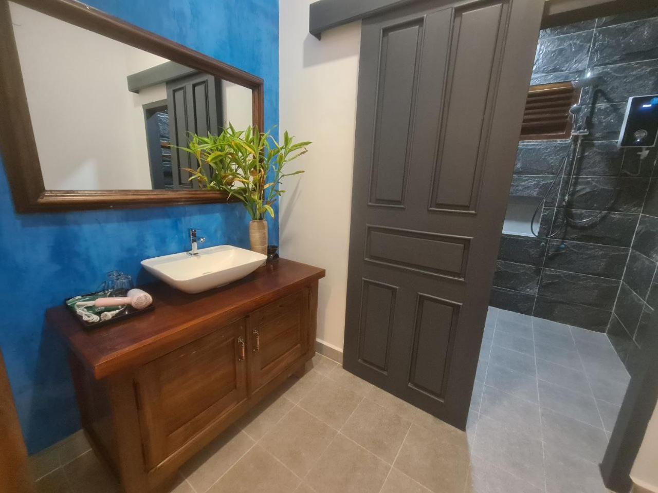 Villa Romduol Kampot Exterior foto