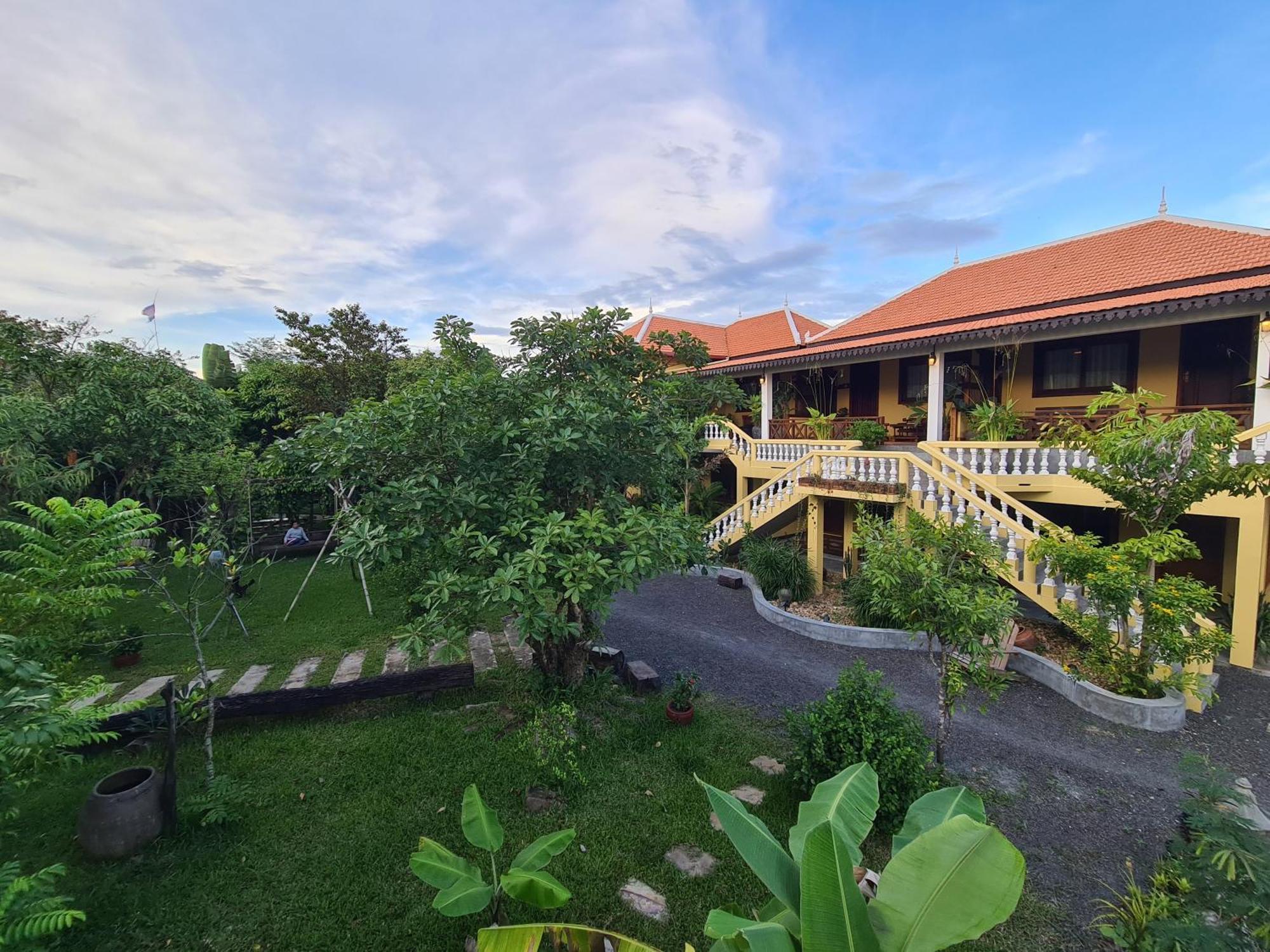 Villa Romduol Kampot Exterior foto