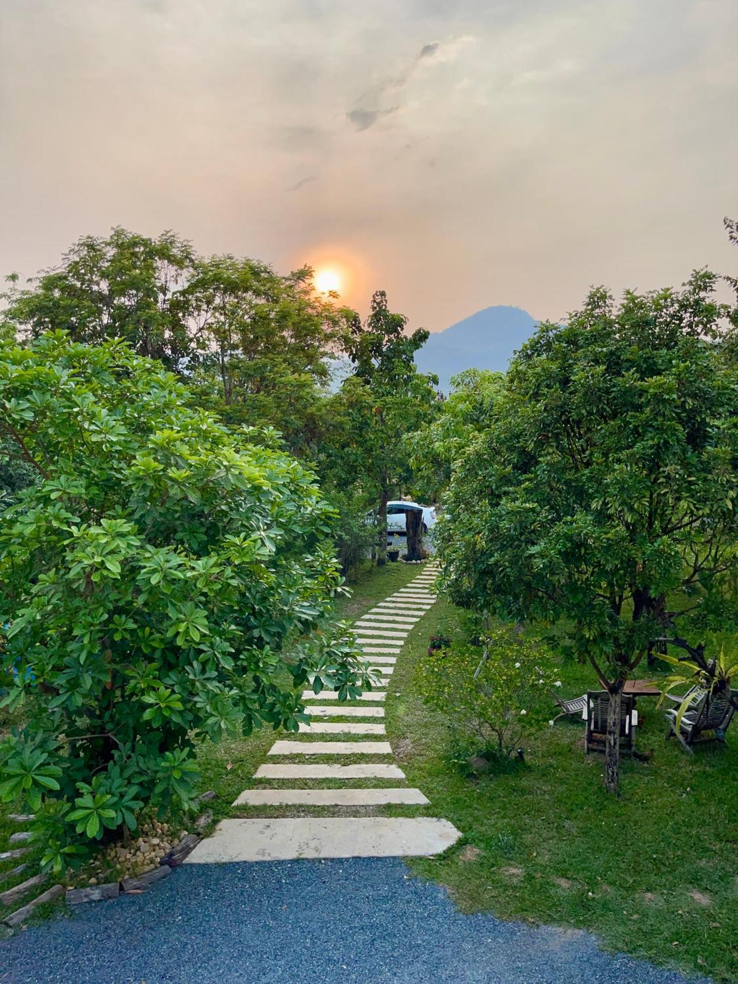 Villa Romduol Kampot Exterior foto